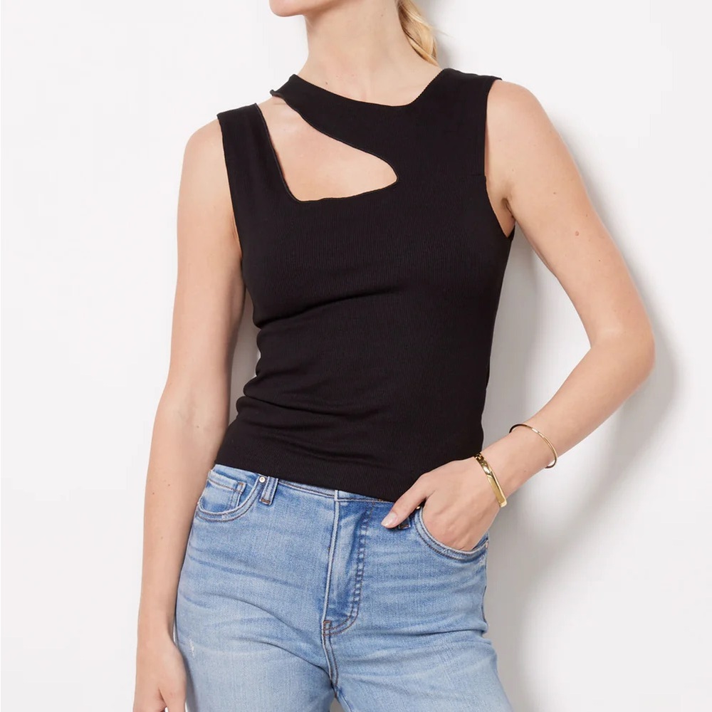 LNA cutout black tank top